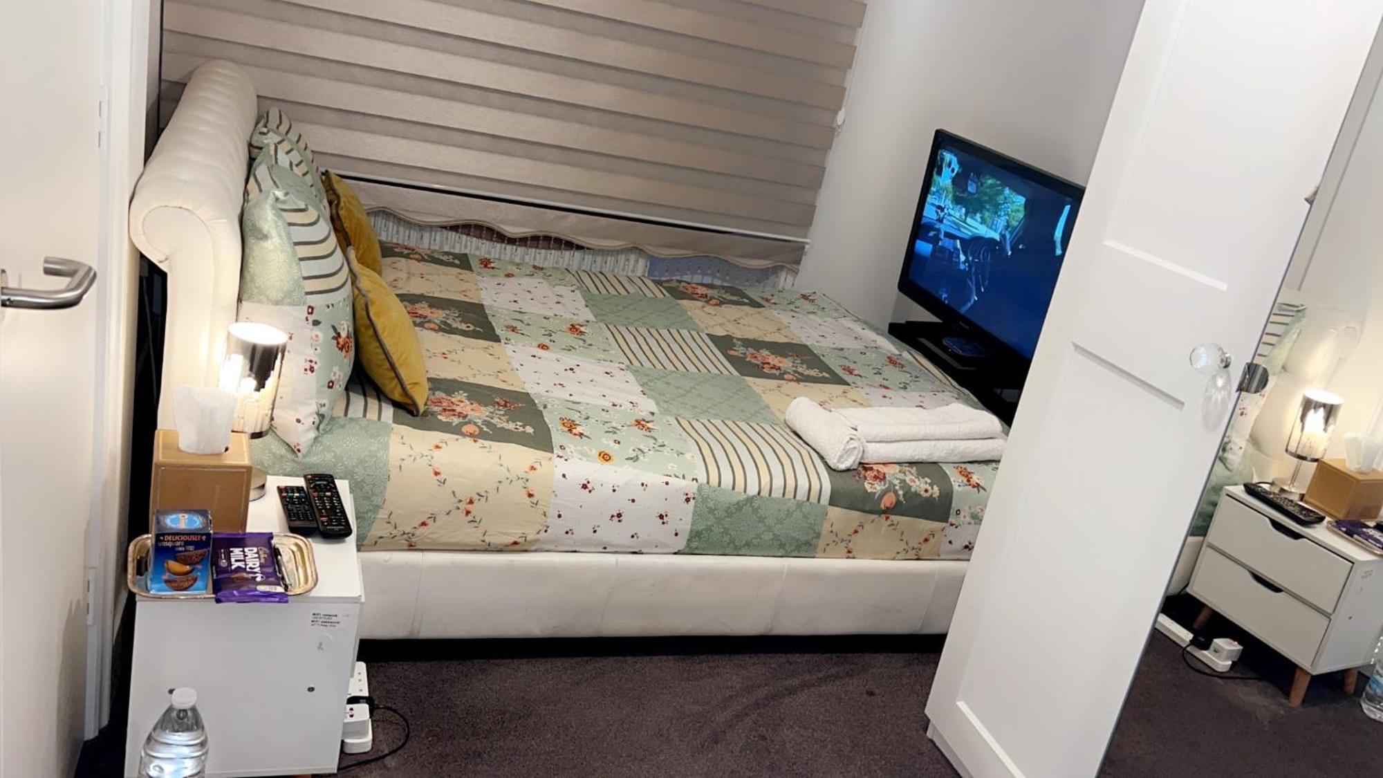 Deluxe Garden Apartment Londra Esterno foto